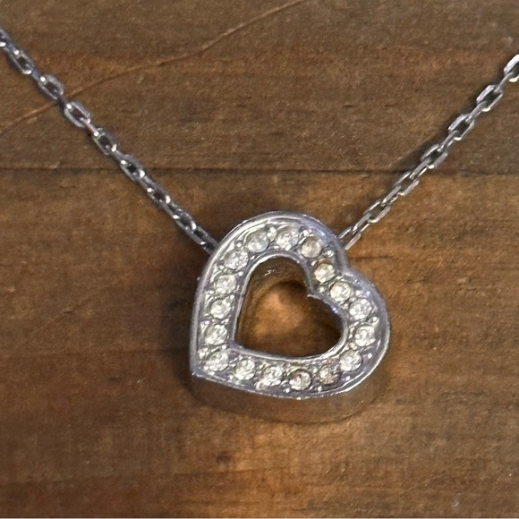 Swarovski paved crystal heart pendant necklace - Picture 7 of 7